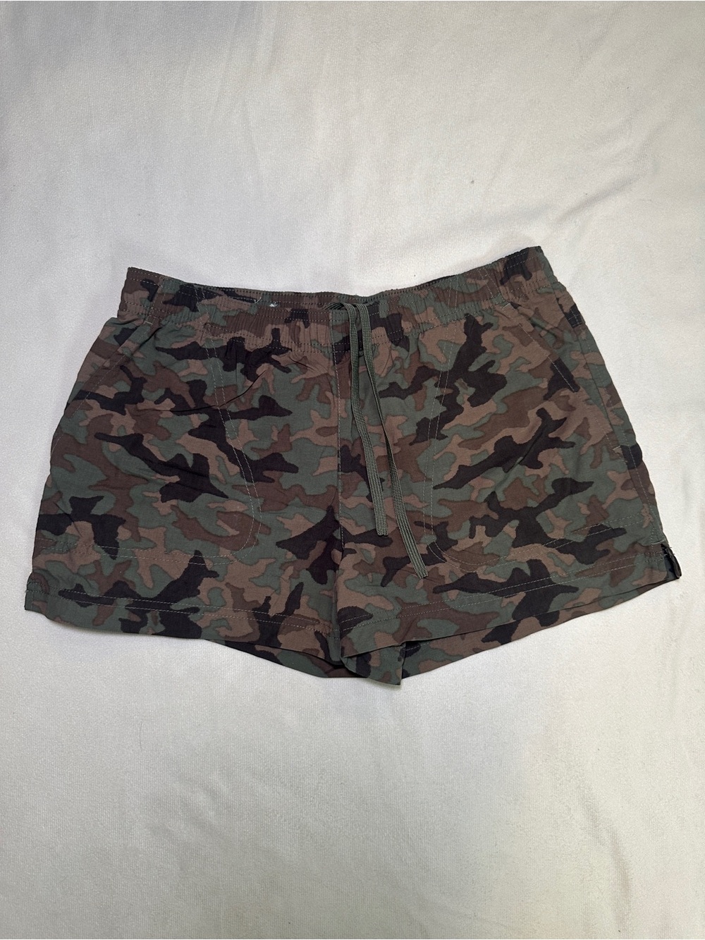 Columbia Women’s Camo Drawstring Outdoor Shorts Size Small
